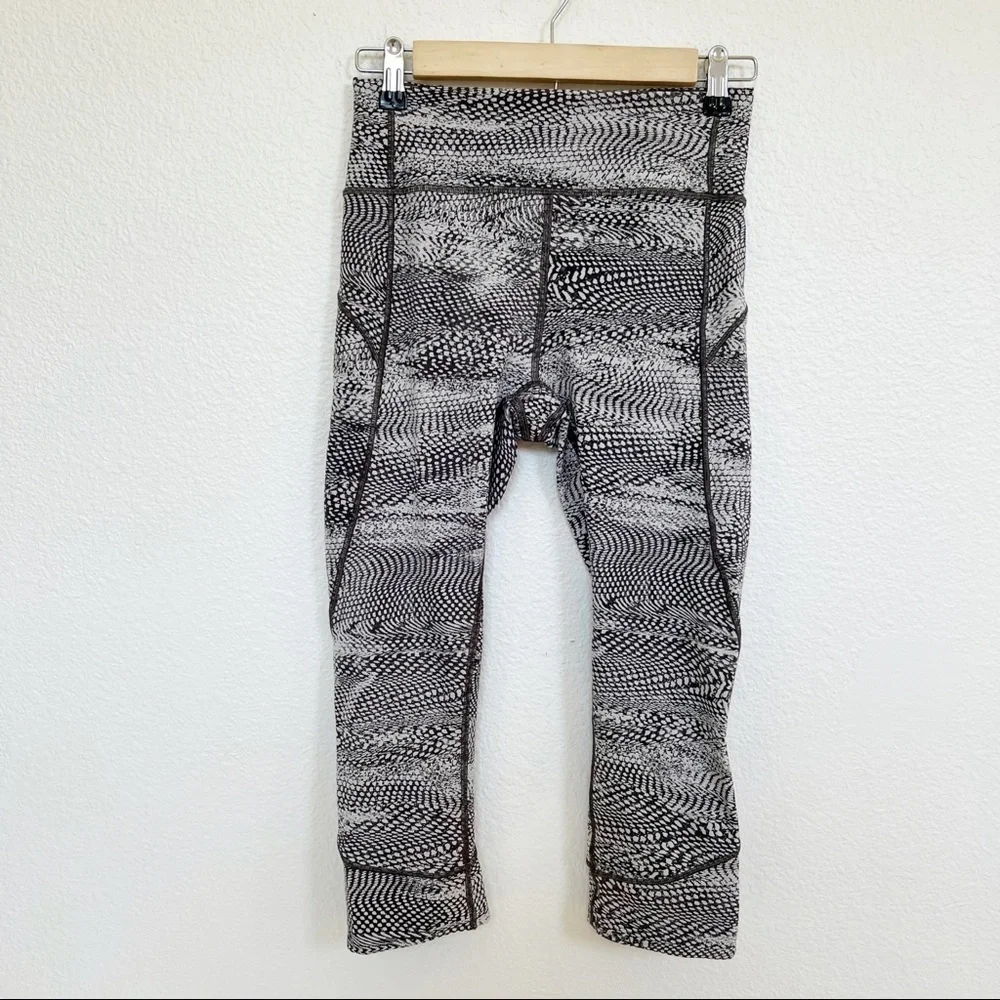 Lululemon- In Movement Crop Everlux 19” In Swerve Vapor Metal Gray -6